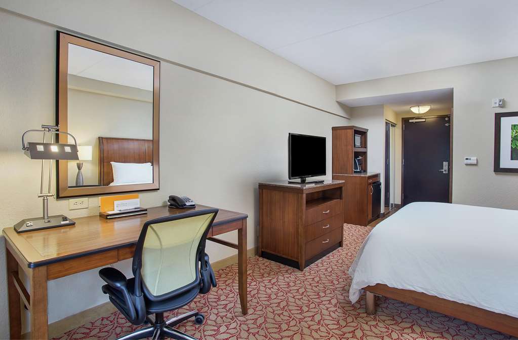Hilton Garden Inn Пайквилл Номер фото