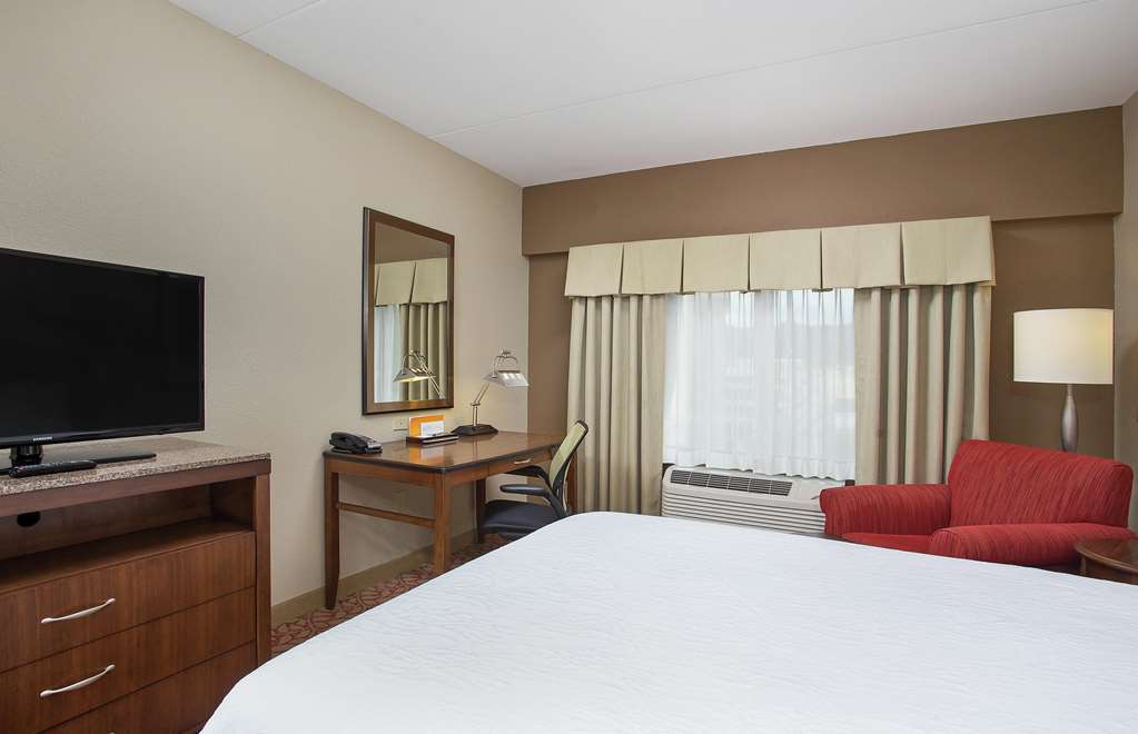 Hilton Garden Inn Пайквилл Номер фото