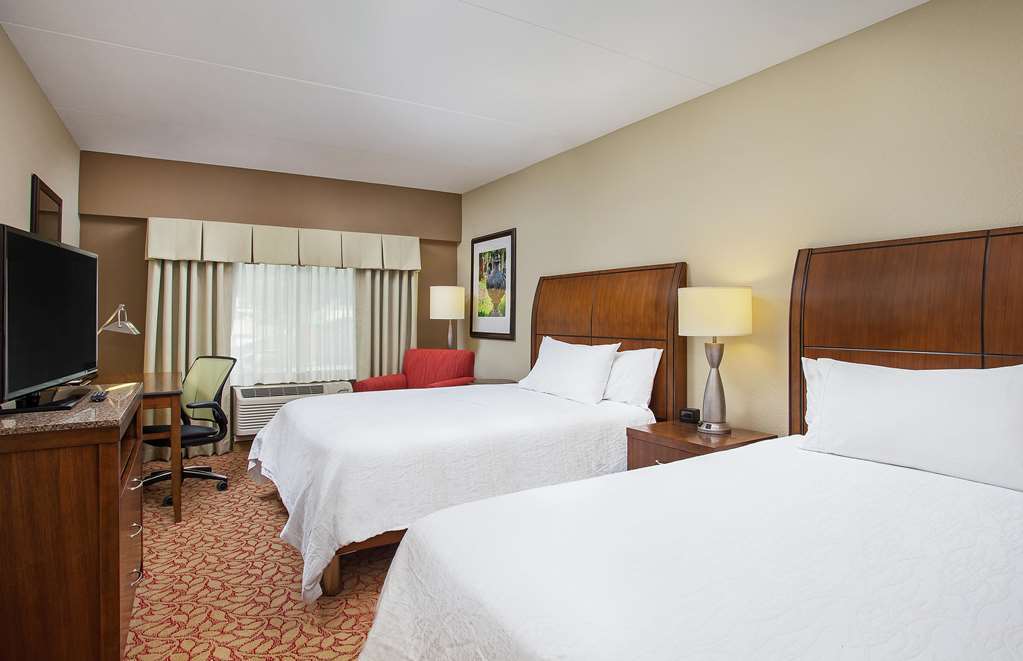 Hilton Garden Inn Пайквилл Номер фото